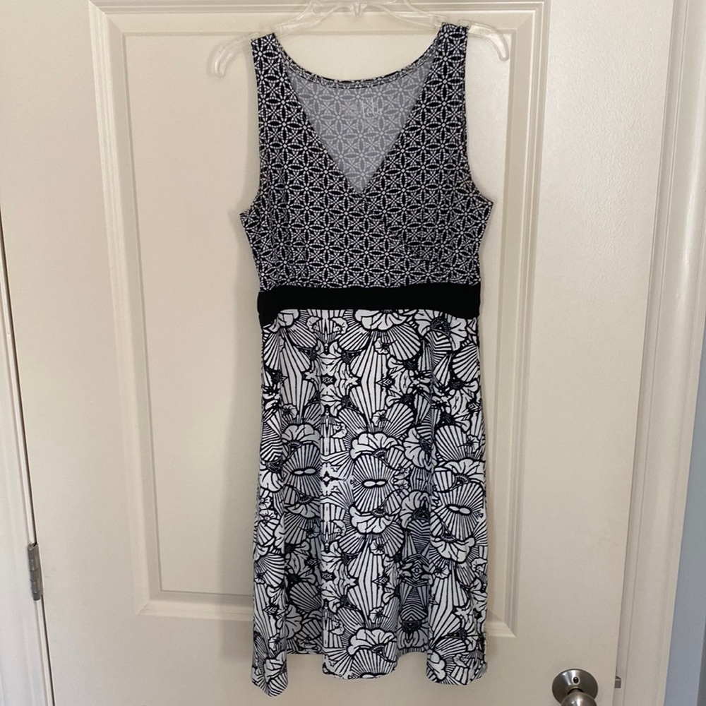 Ladies casual athletic dress
